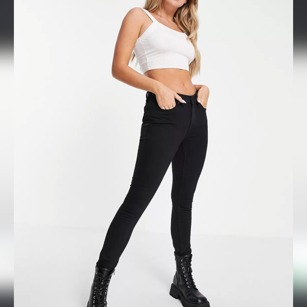 🆕️NWT Calvin Klein Mid-Rise Skinny Jean Black 27x28
